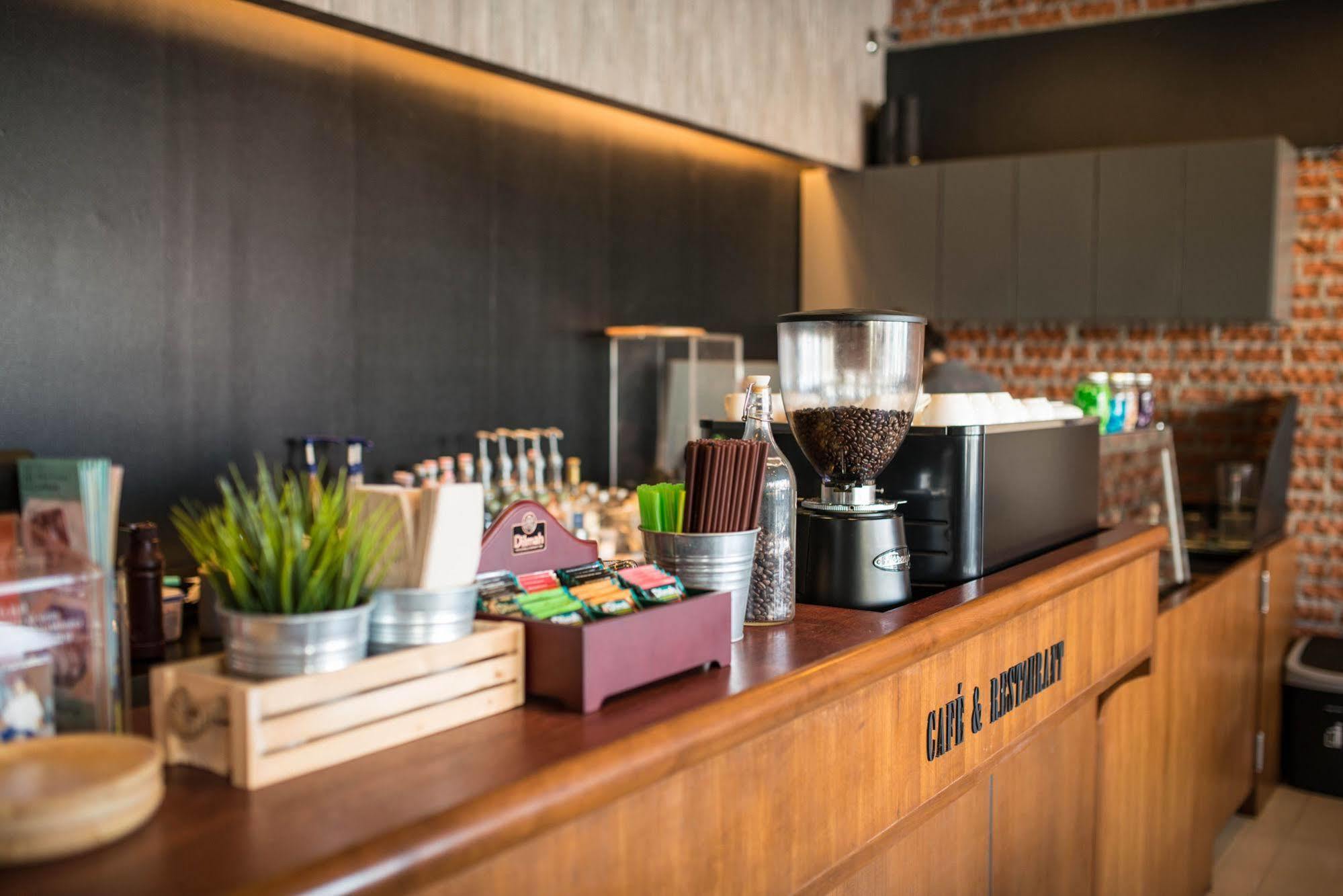 Pine Cafe'&Bed Ξενοδοχείο Αγιουτάγια Εξωτερικό φωτογραφία
